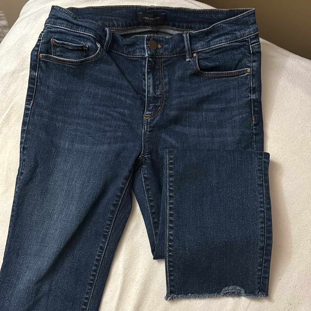 And Taylor size 4 slim crop modern fit